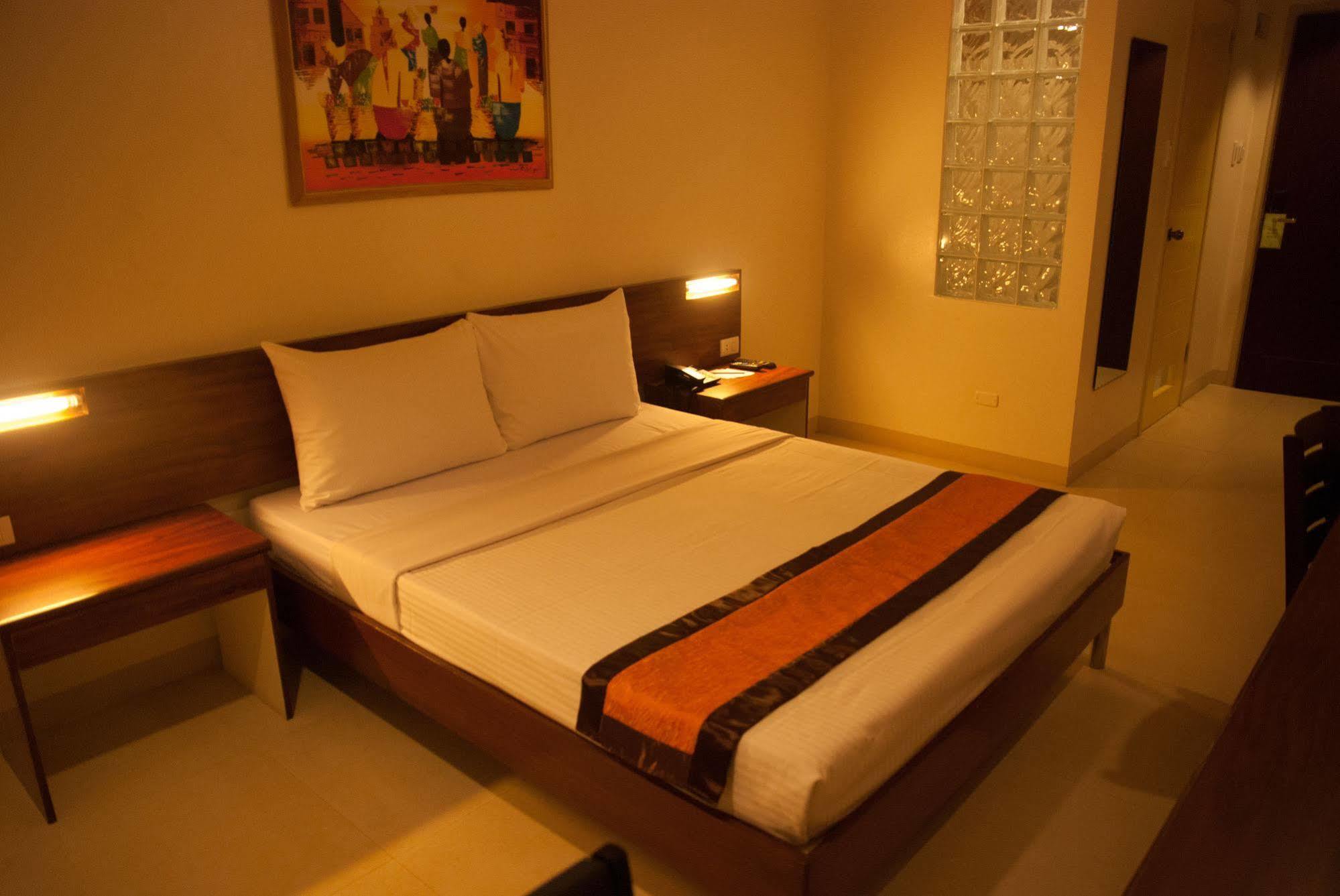 M Hotel 3*